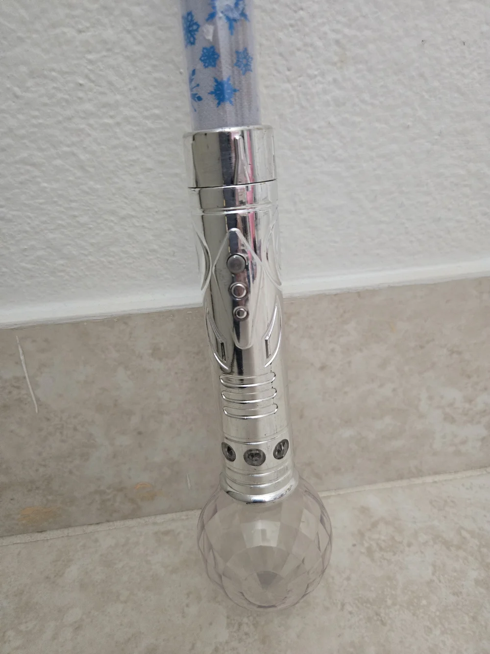 Disney on Ice Frozen Elsa Snowflake Light Up 3 Modes Wand 21